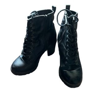 Womens Chunk Boots